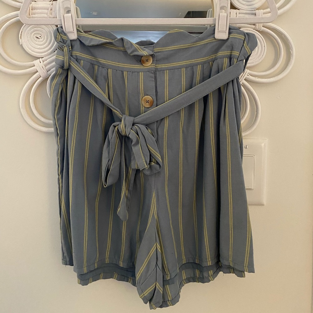 🧚‍♀️ High Waisted Striped Shorts 🧚‍♀️